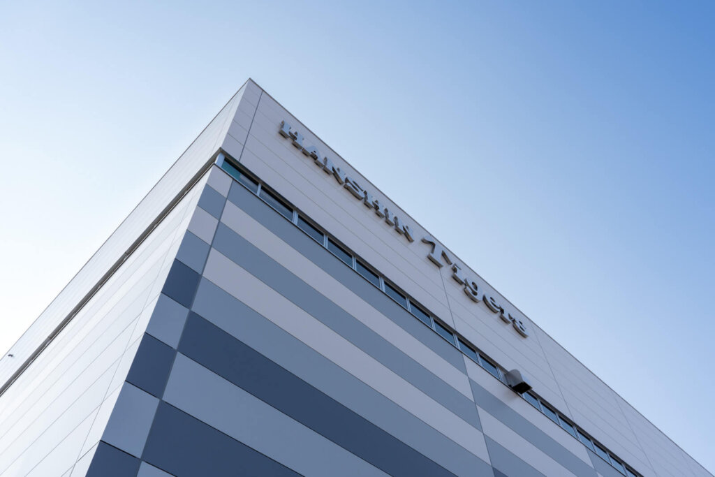 ゼロカーボンベースボールパーク　室内練習場