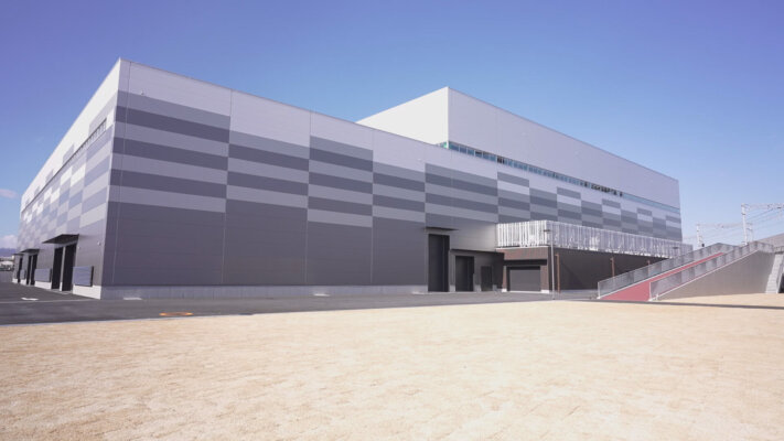 ゼロカーボンベースボールパーク　室内練習場の施工事例