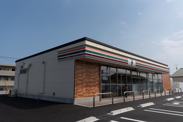 セブン‐イレブン・ジャパン　四国中央中曽根町店（木造）の施工事例