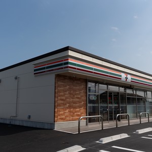 セブン‐イレブン・ジャパン　四国中央中曽根町店（木造）の施工事例